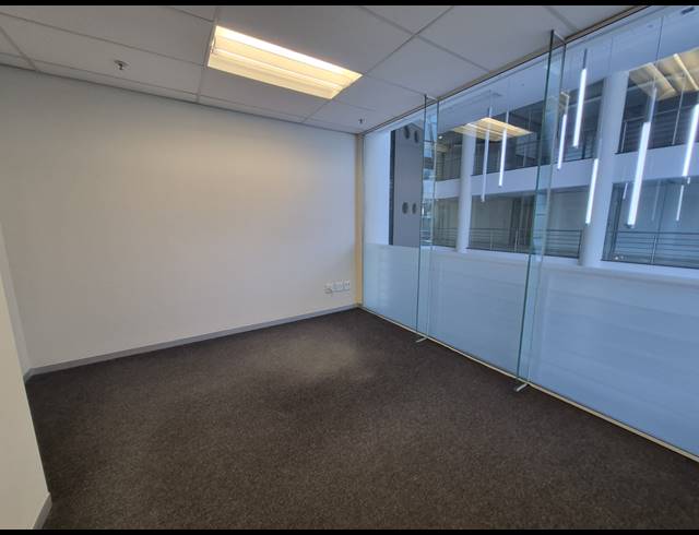 105M² OFFICE TO LET IN SANDTON CENTRAL
